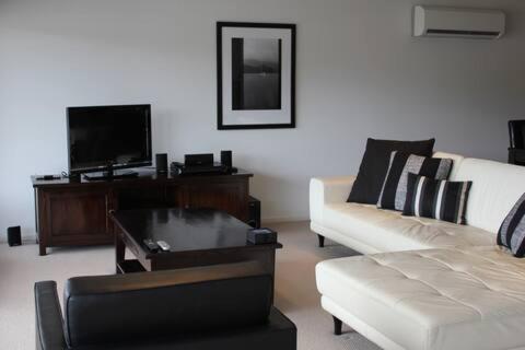 Pohutukawa Apartment ピクトン エクステリア 写真